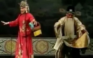 曲剧寇准背靴下朝来一边走一边长叹伴奏，曲剧寇准背靴